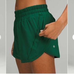 Lululemon track that mid rise shorts Everglades Green 6 Like new!